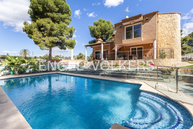 Foto eedb73ec-a926-497e-b661-ccb95d8da8bb. Casa amb calefacció aparcament piscina a Alfinach - Monasterios Puçol