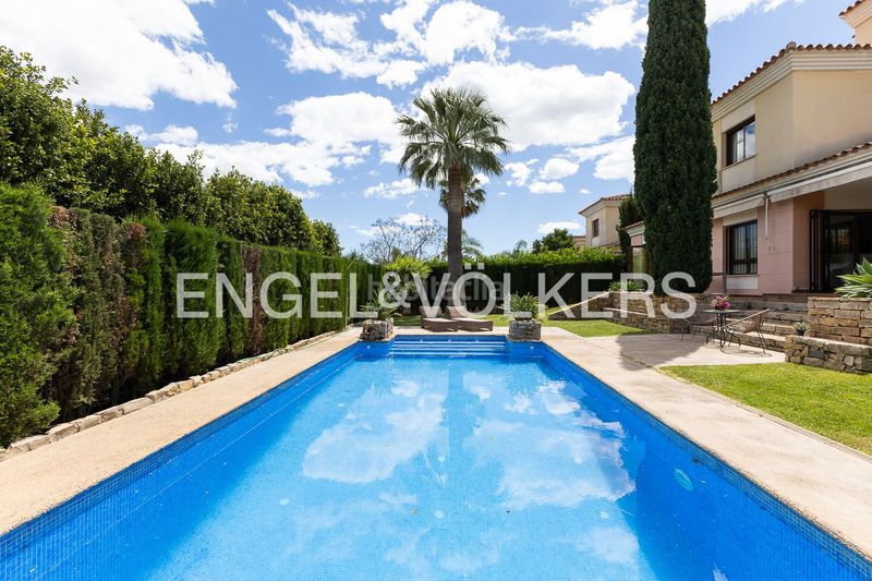 Foto 003701f2-61be-4152-8485-e0ad835d5d32. Casa amb calefacció aparcament piscina a Alfinach - Monasterios Puçol