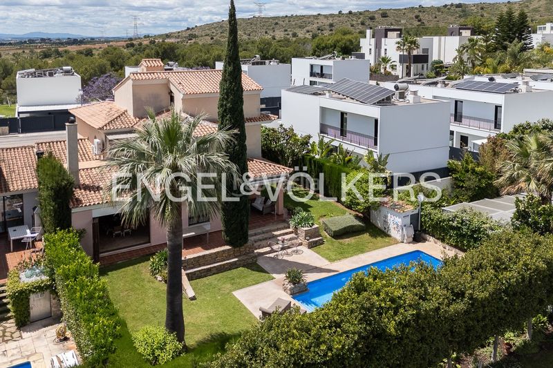 Foto 07815ab2-b4da-43eb-a3d7-ff6907268531. Casa amb calefacció aparcament piscina a Alfinach - Monasterios Puçol