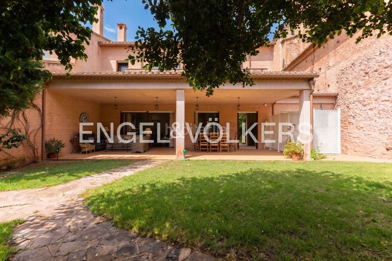 Foto 7739fb80-e1b1-46bf-9863-ceb7b42d127b. Casa amb calefacció aparcament piscina a Faura