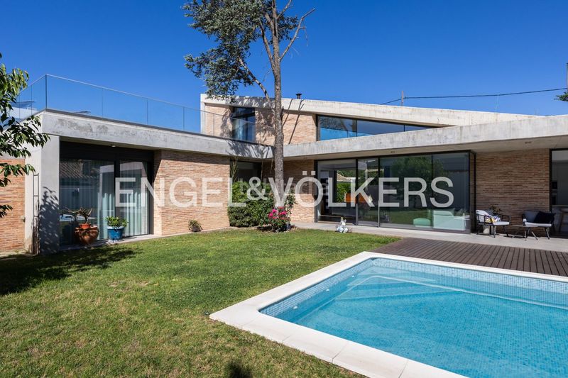 Foto 186694ab-556a-4dbb-a70d-47f5f89d6e98. Casa amb calefacció aparcament piscina a El Carme-Sant Agustí-Bonavista Eliana (l´)