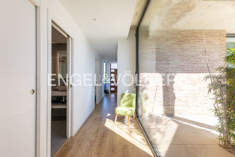 Foto b8140acc-32ff-4f21-a15d-dea3a56c6990. Casa amb calefacció aparcament piscina a El Carme-Sant Agustí-Bonavista Eliana (l´)