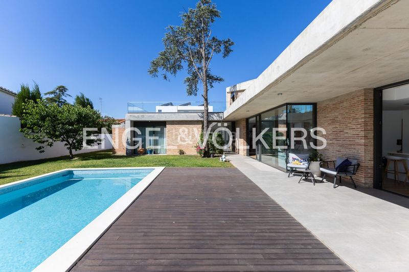 Foto c8ca3724-843b-471f-9c06-2aa333dbbc7e. Casa amb calefacció aparcament piscina a El Carme-Sant Agustí-Bonavista Eliana (l´)