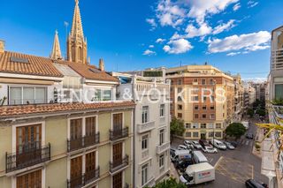 Rent Flat in El Pla del Remei. Fantástico piso con parking en centro de valencia