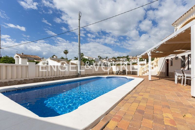 Foto 1c906d12-3e10-4b20-954c-f5700ccd3258. Casa amb calefacció aparcament piscina a Puerto Xàbia