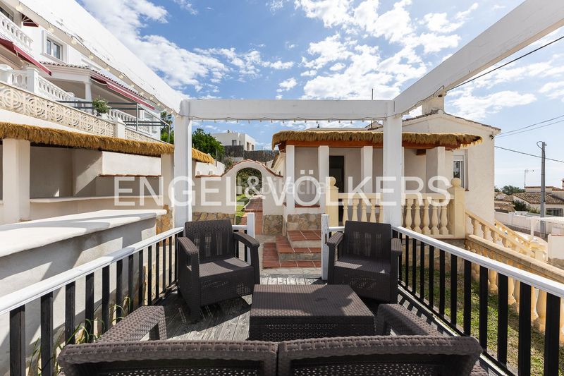 Foto a384c1d4-56d5-4fde-8f4e-473f109256f6. Casa amb calefacció aparcament piscina a Puerto Xàbia