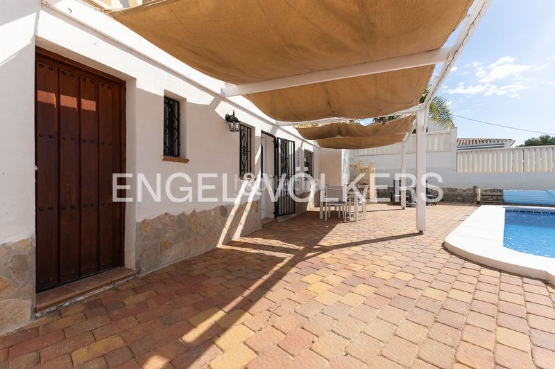 Foto e801f401-b1ac-489b-a878-159d781e1118. Casa amb calefacció aparcament piscina a Puerto Xàbia