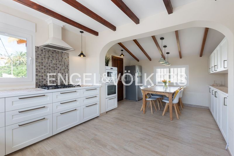 Foto fa0e76f4-d125-4b0c-ba4a-5c5540f0907a. Casa amb calefacció aparcament piscina a Puerto Xàbia