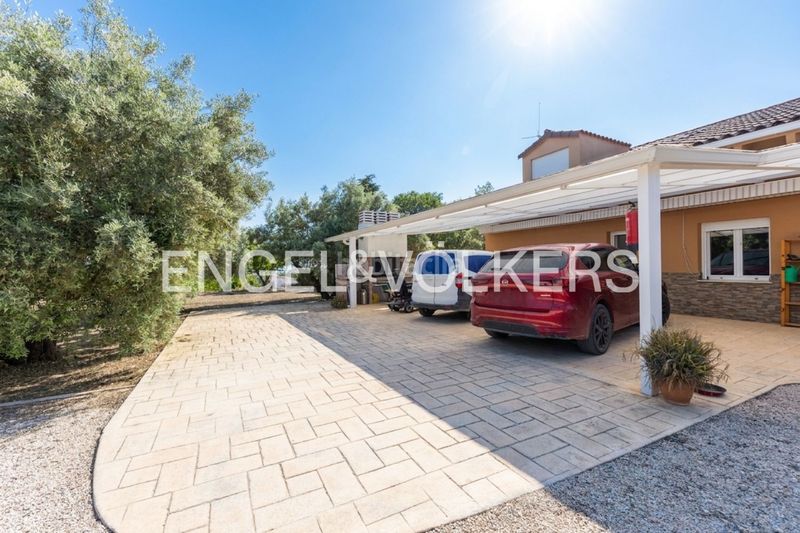 Foto 7a085cff-f716-4d17-b1fd-b6a0f83f6efd. Casa amb calefacció aparcament piscina a Enguera