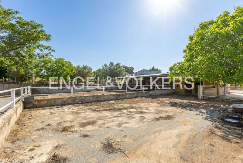 Foto 7d169647-6627-49c9-92a1-4eed5be5fb0a. Casa amb calefacció aparcament piscina a Enguera