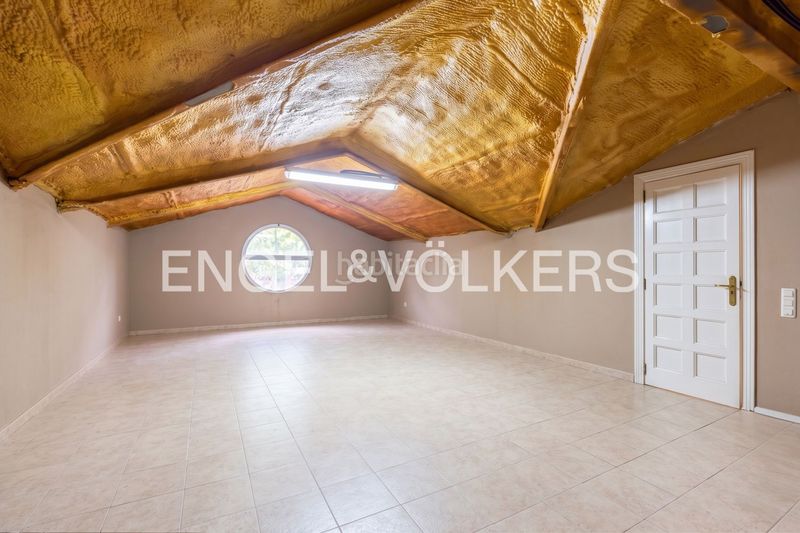 Foto 859f56bb-e729-4555-89da-b13cb12759c6. Casa amb calefacció aparcament piscina a Enguera
