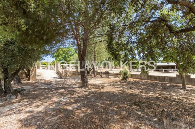 Foto a5ad3189-a35c-45d2-9564-b8f17192bd93. Casa amb calefacció aparcament piscina a Enguera