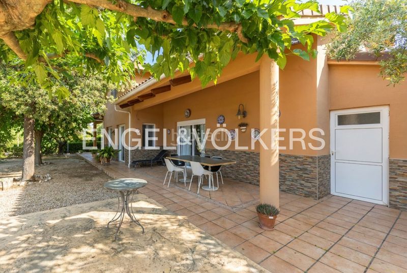 Foto abe69f20-75df-4257-add2-c4caf356f5bf. Casa amb calefacció aparcament piscina a Enguera