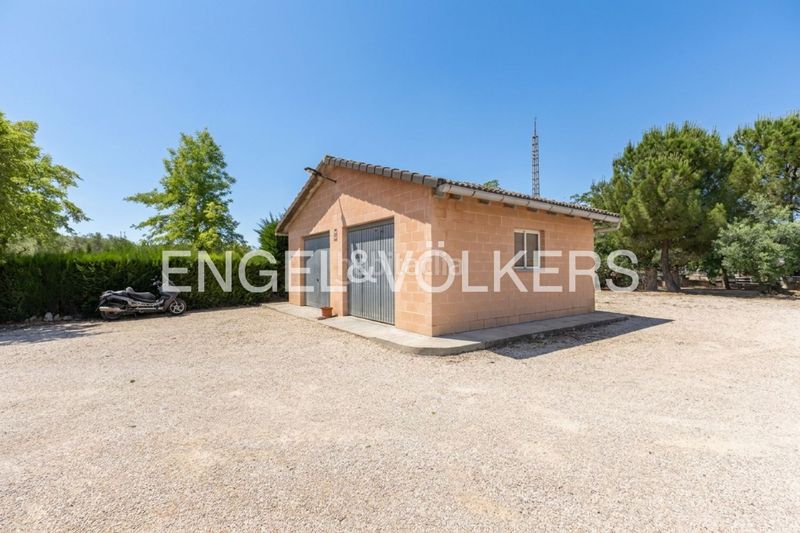 Foto b215851b-b8ba-41e2-b187-bba67a80f717. Casa amb calefacció aparcament piscina a Enguera