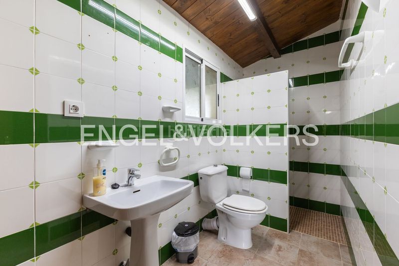 Foto b3cfa2a6-770b-425a-a5bb-17405d6b7039. Casa amb calefacció aparcament piscina a Enguera