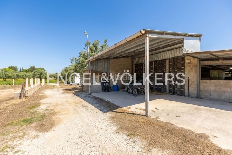 Foto c7ed5773-4717-430f-bd8e-efe317854633. Casa amb calefacció aparcament piscina a Enguera