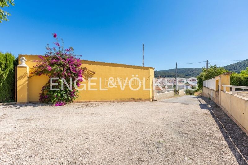 Foto f254c003-7157-4885-a353-a6be73055b1e. Casa amb calefacció aparcament piscina a Enguera