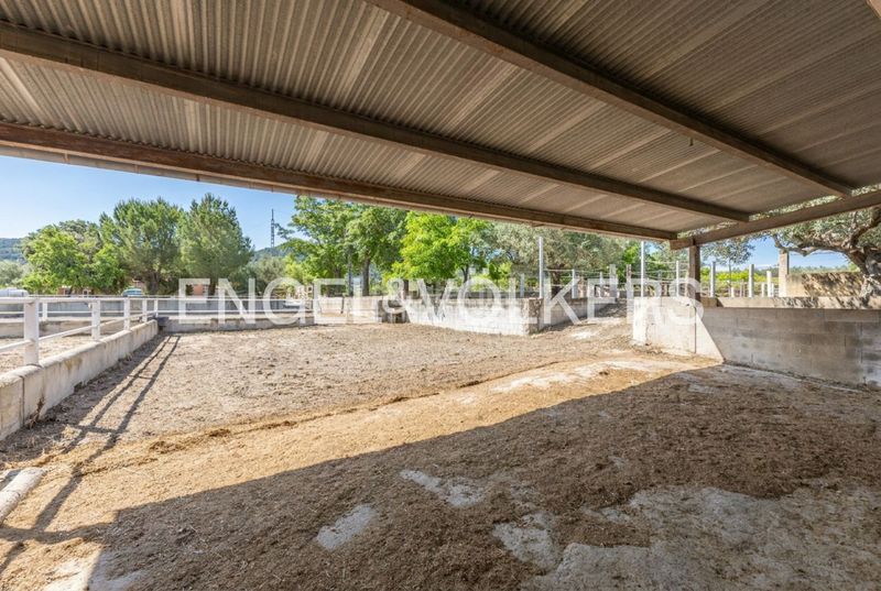 Foto f9c71e03-bd7d-46f3-b187-1e105477b7e9. Casa amb calefacció aparcament piscina a Enguera