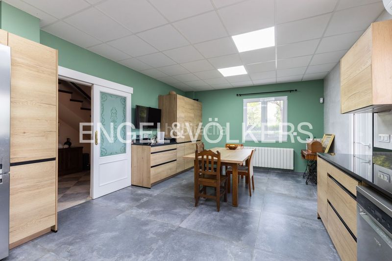 Foto fc3106e3-e941-4674-a0d7-a01f1a551df0. Casa amb calefacció aparcament piscina a Enguera