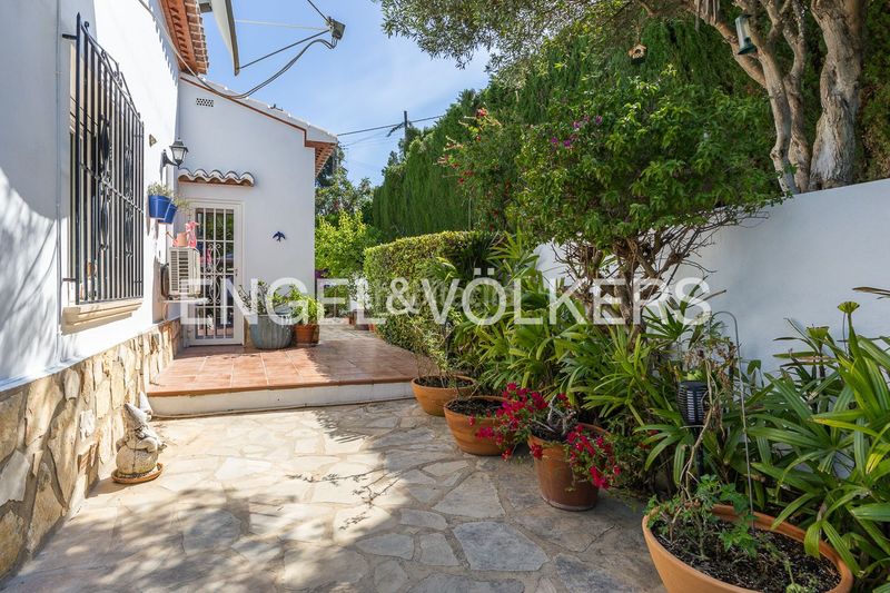 Foto b8ea3d4f-0676-4180-86b3-504c074a6104. Masia amb calefacció aparcament piscina a Cap Martí - El Tossalet - Pinomar Xàbia