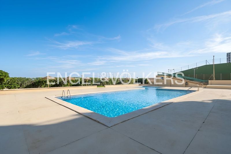 Foto 2f73aa0b-468a-4d41-a28d-81b914cb3301. Pis amb calefacció aparcament piscina a Bega de Mar Sueca