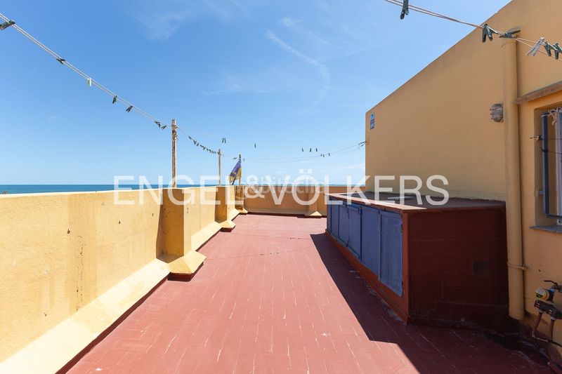 Foto b03860c3-161a-4b4b-92e7-bf3f4e4e58a6. Àtic amb calefacció a Malva Rosa Valencia
