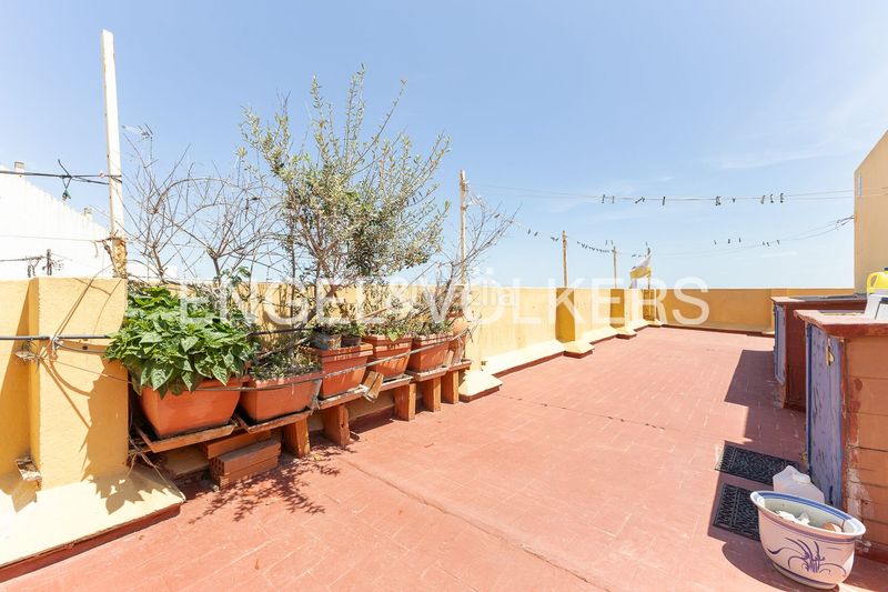 Foto bff1c222-4789-416b-8f62-342a5cb1f1f7. Àtic amb calefacció a Malva Rosa Valencia