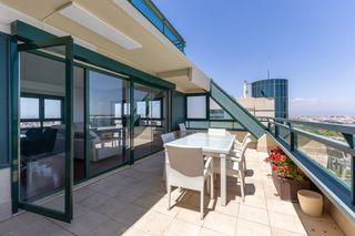 Lloguer Àtic a Ciutat de les Ciències i de les Arts - Justicia. Precioso ático con la terraza y parking para corta estancia