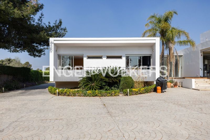 Foto 56060d50-c70f-4556-8980-0dd0f0a481aa. Casa amb calefacció aparcament piscina a Olocau