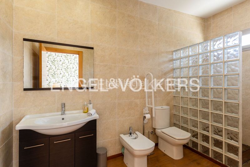 Foto 573cf764-713d-4669-ae5a-f0ab6ce93aa5. Casa amb calefacció aparcament piscina a Olocau