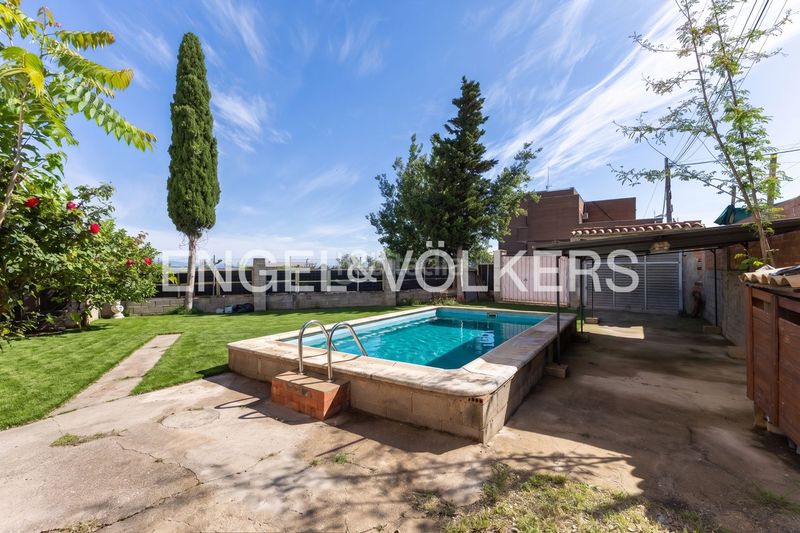 Foto 38a1e654-6cb4-42fe-a921-4f6956206b4f. Casa amb calefacció aparcament piscina a Centro Chiva