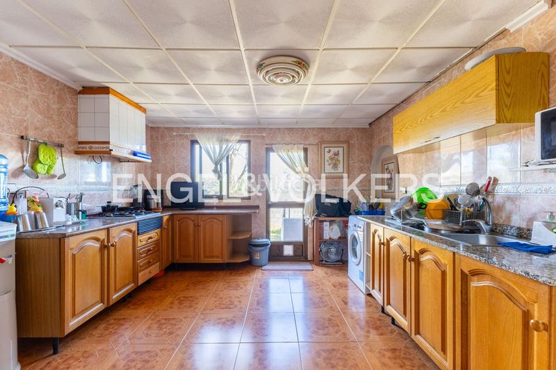 Foto d3124761-e8b5-4426-a879-e76a40fe18b9. Casa amb calefacció aparcament piscina a Centro Chiva