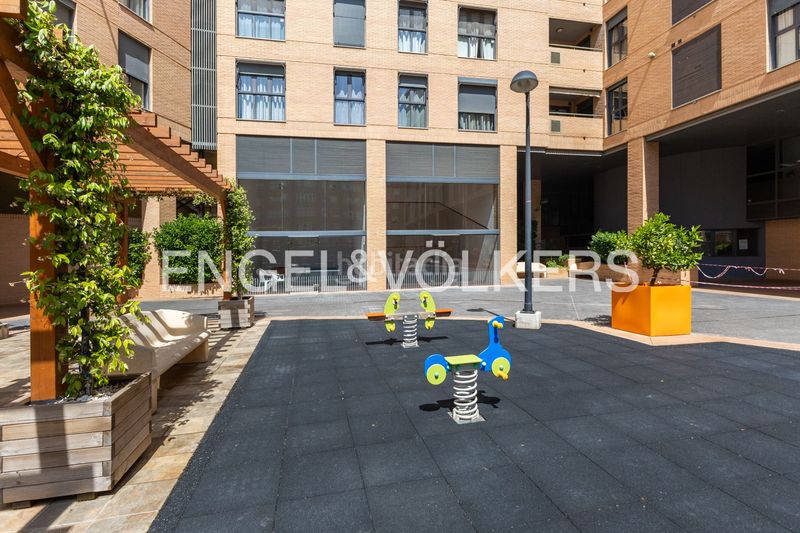 Foto 41826fc1-d21e-4a7b-ae96-9da45edd8de0. Pis amb calefacció aparcament piscina a Penya-Roja - Avda. Francia Valencia