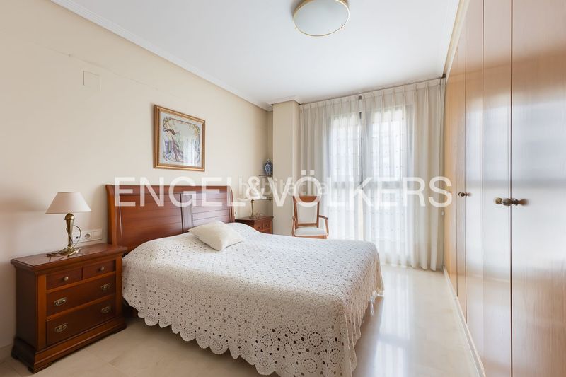 Foto a9dd7508-8735-4d9d-aee7-19060f33ea3a. Pis amb calefacció aparcament piscina a Penya-Roja - Avda. Francia Valencia