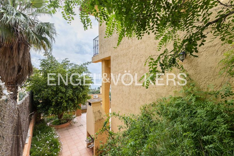 Foto 06eb3b9e-a259-4c31-b93a-b6a876613aec. Casa amb calefacció aparcament piscina a El Faro Cullera