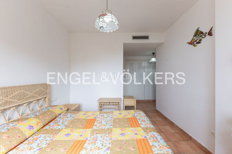 Foto a27bd092-5d19-49b1-9d83-f97b997b30e8. Casa amb calefacció aparcament piscina a El Faro Cullera
