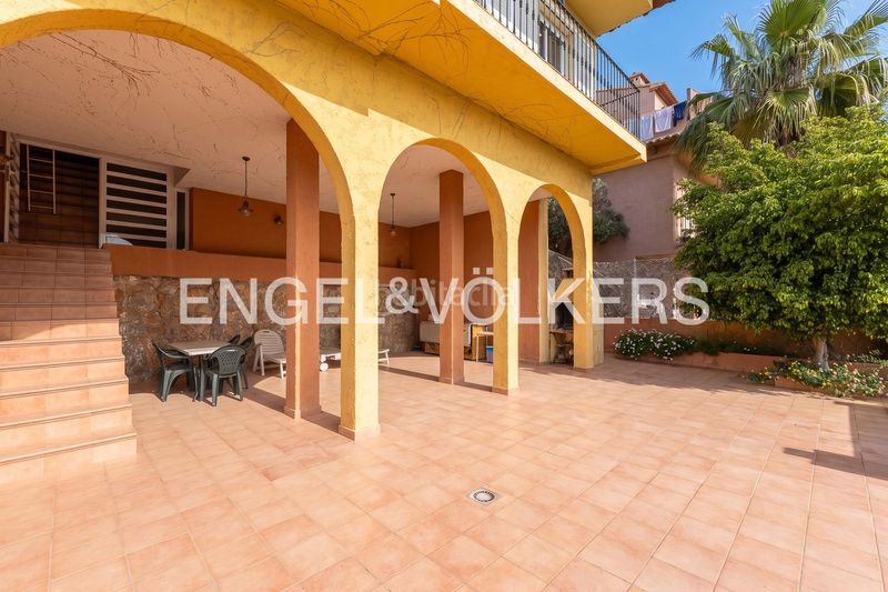 Foto e447021d-433b-49e5-aa9e-d6aca00788d7. Casa amb calefacció aparcament piscina a El Faro Cullera