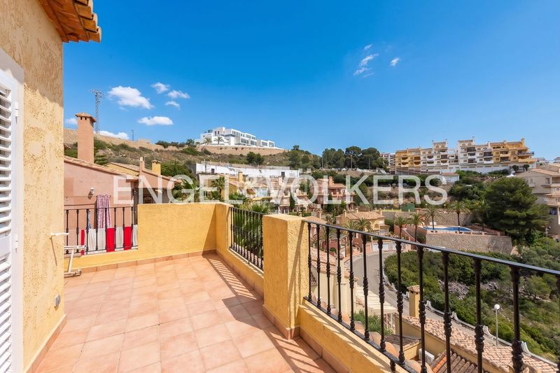 Foto f9af407f-9927-45ff-903c-7a4746f715c0. Casa amb calefacció aparcament piscina a El Faro Cullera