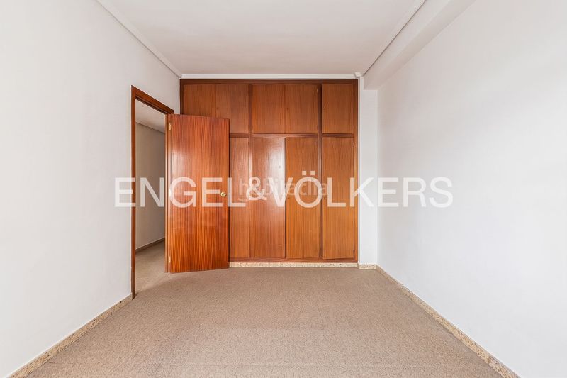 Foto 13ae6d0f-33fb-40d5-b6c4-e87ad1066b9a. Pis amb calefacció aparcament a La Xerea Valencia