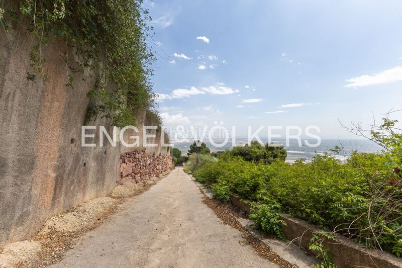Foto b9c978e7-6fc2-43ba-ac3a-12ae772d3a3b. Residential plot in Centro-El Castillo Sagunt