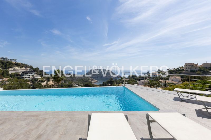 Foto a645be3c-8098-4dae-8316-43b1922ff48f. Casa amb calefacció aparcament piscina a Portichol-Balcón al Mar Xàbia