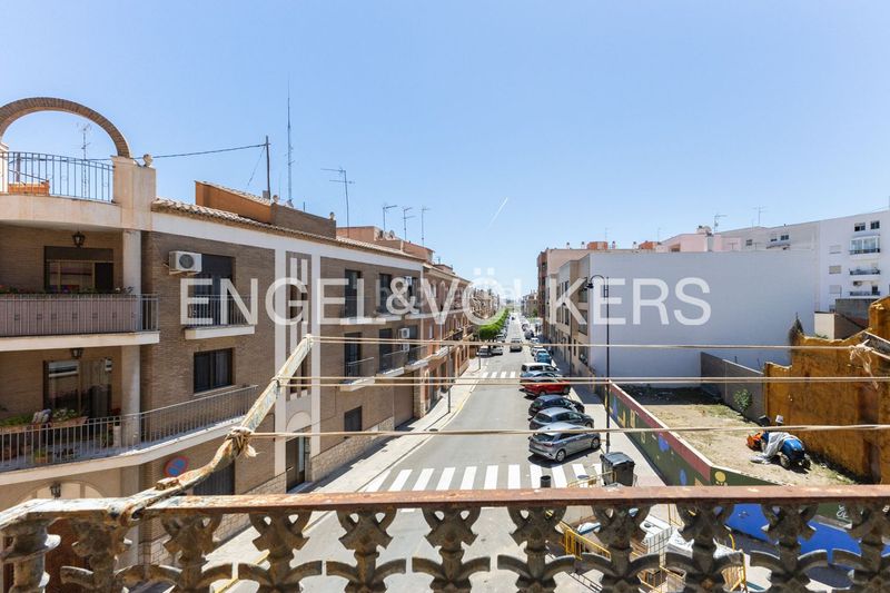 Foto bd34552b-5e57-4207-95af-330a5446800b. Casa amb calefacció aparcament a Meliana