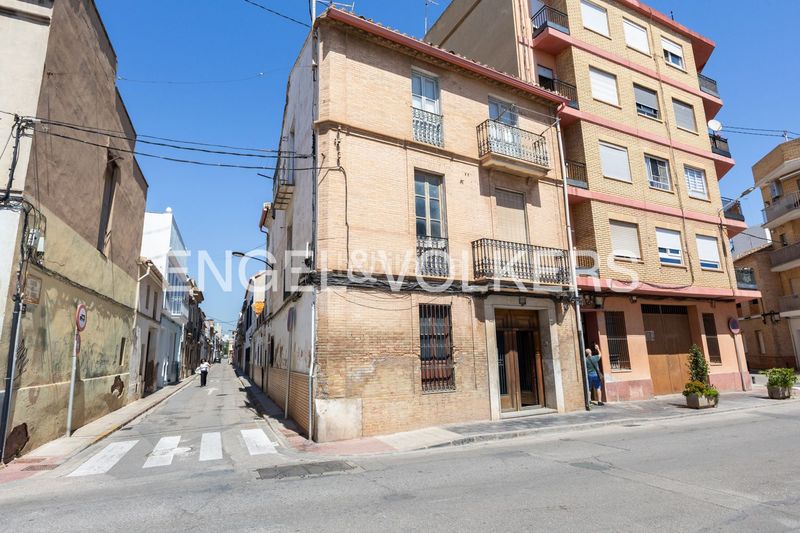 Foto befb60d1-c390-485a-ab3c-73d248d8c538. Casa amb calefacció aparcament a Meliana