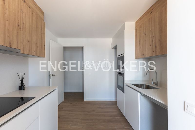 Foto b576b56f-324a-4b9d-b5b4-4f1c2400285c. Apartament amb calefacció aparcament piscina a Barrio Benicalap Valencia
