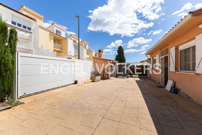 Foto e141ab88-8f11-438f-bcca-1585e3421711. Miete haus mit heizung parking pool in Riba - roja de Túria