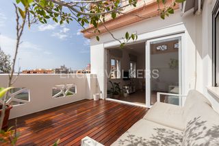 Location Appartement à La Petxina. Luminoso ático con terraza para corta estancia