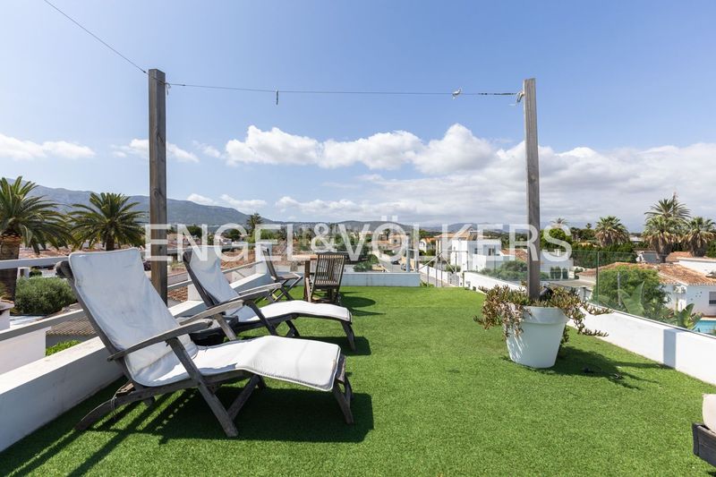 Foto 1a57e253-5fa3-424f-bfe9-ca9c30f07cba. Casa amb calefacció aparcament piscina a Les Bassetes - El Marjal Dénia