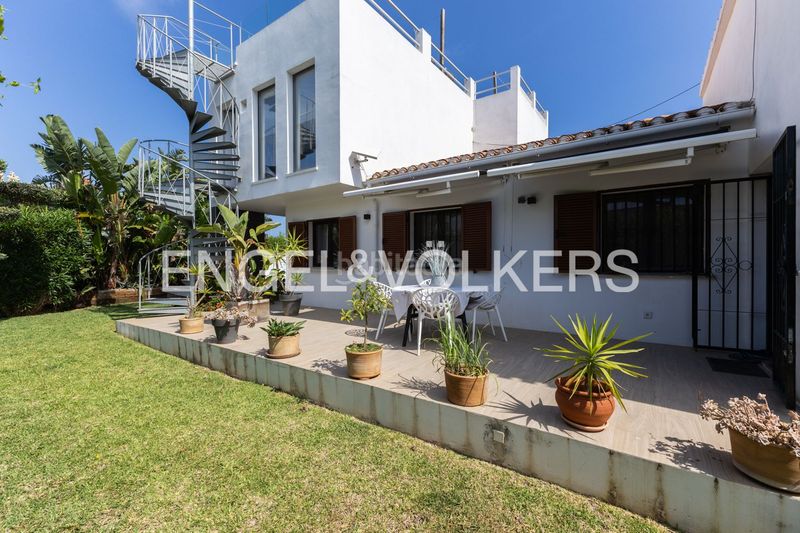 Foto 1b06b9f1-f82c-48a4-bb47-b848990d68c1. Casa amb calefacció aparcament piscina a Les Bassetes - El Marjal Dénia