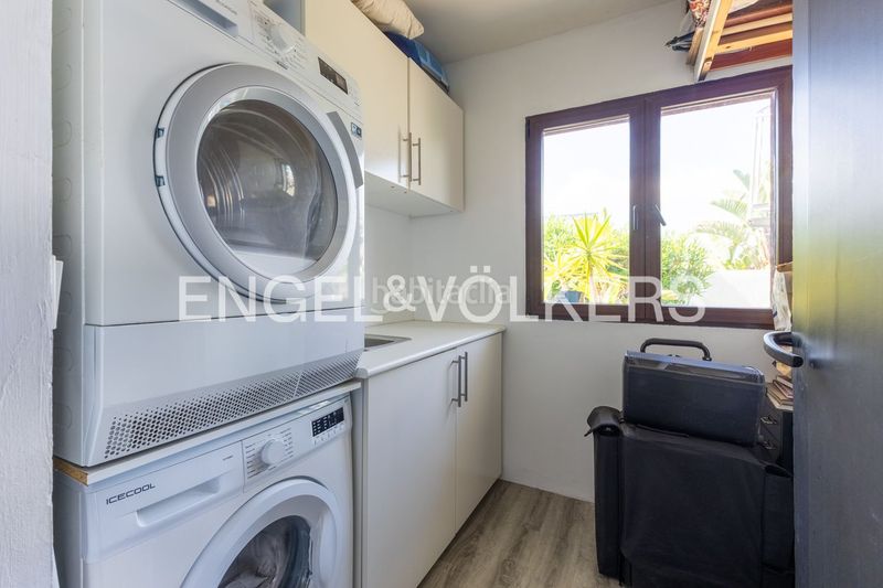 Foto 4b387ac3-e987-4f39-98b9-38febf1f74c7. Casa amb calefacció aparcament piscina a Les Bassetes - El Marjal Dénia