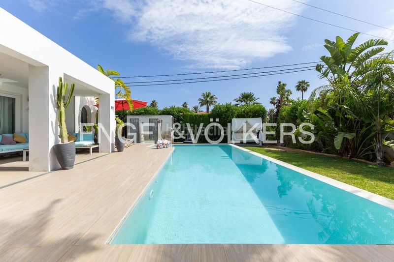 Foto 56c8e252-c6c5-405f-bced-20941cd08835. Casa amb calefacció aparcament piscina a Les Bassetes - El Marjal Dénia